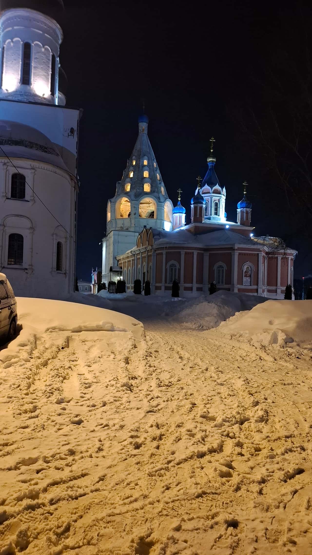 Благодарим Петра за интересную и познавательную экскурсию. Очень приятно было слушать и общаться с Петром, как