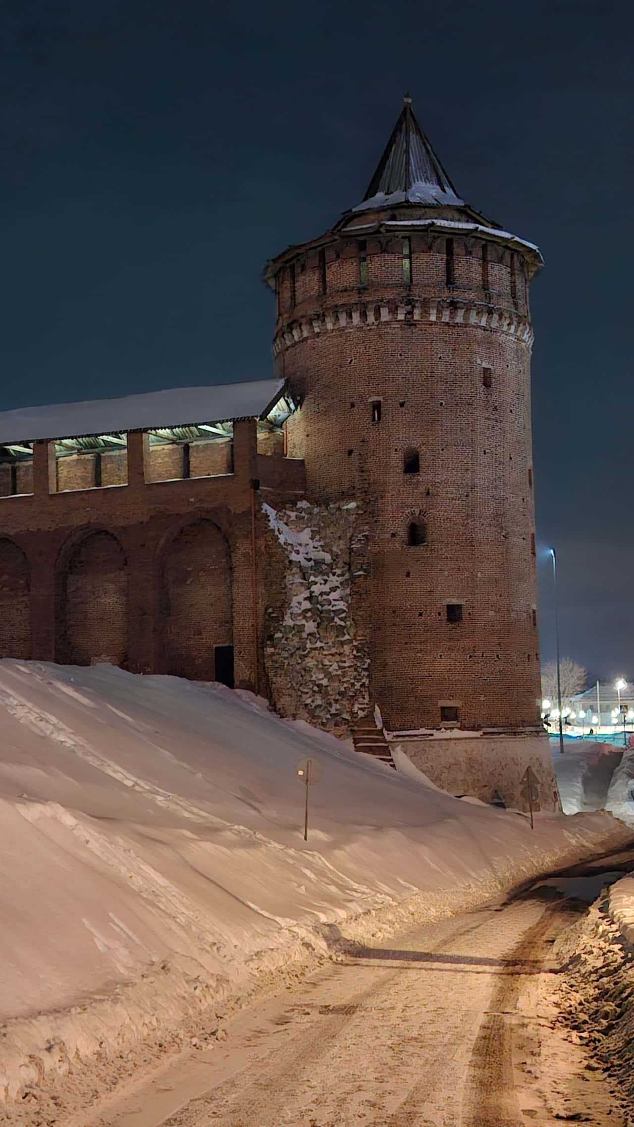 Благодарим Петра за интересную и познавательную экскурсию. Очень приятно было слушать и общаться с Петром, как