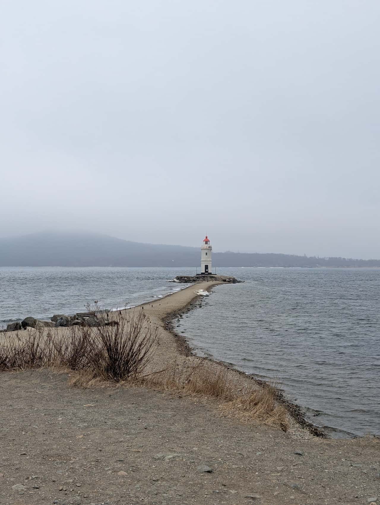 Мы экскурсией довольны. Семён отлично знает историю города, все ключевые точки. Доброжелательный и общительный.
