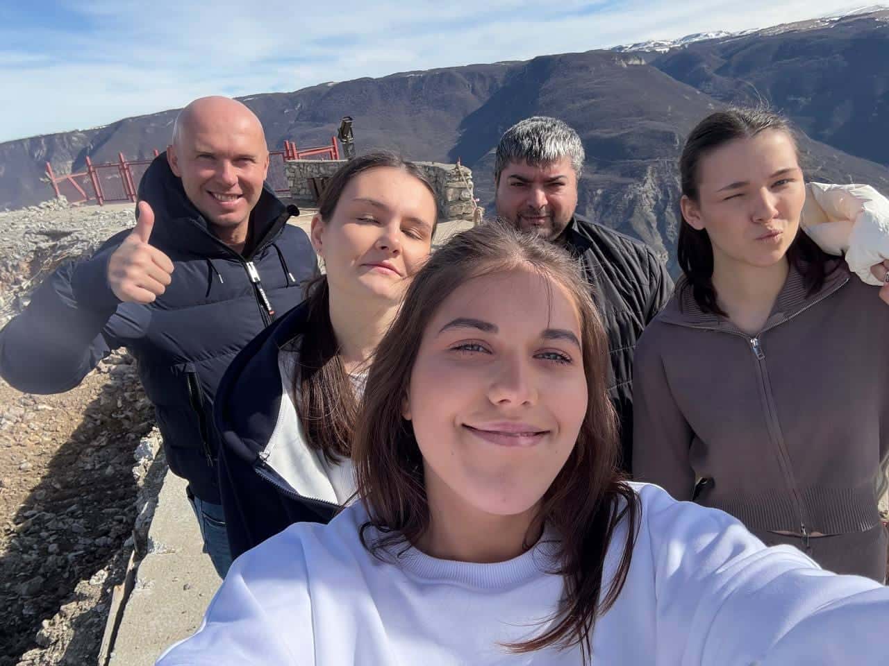 Экскурсия просто пушка, нам очень понравилось, особенно наш гид Кизим и наш товарищ Эндрю, нас было