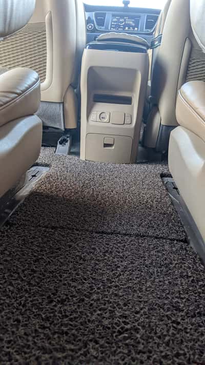 KIA Carnival 3