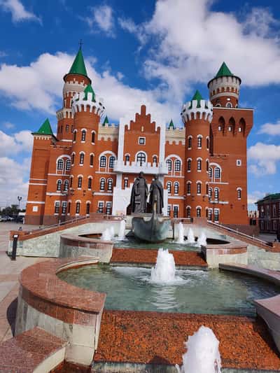 Памятник Петру и Февронии в Йошкар-Оле