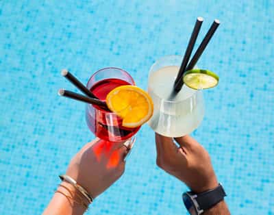 Riva Beach Club - бассейн и частный пляж на острове Пальма Джумейра