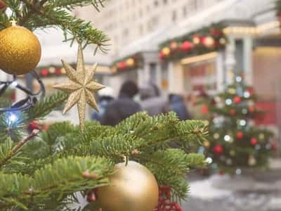 Клин - Музей-фабрика ёлочных игрушек «Клинское подворье»