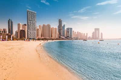 Отдых в отеле Fairmont The Palm с бассейном и приватным выходом на пляж