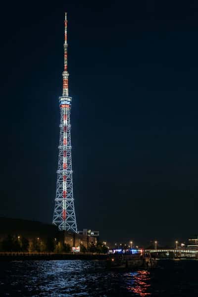 Развод мостов с Карповки на комфортабельном катере в мини-группе