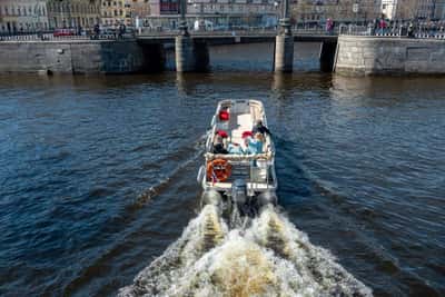 «По водному сердцу города» - уникальный маршрут на 11-местном катере