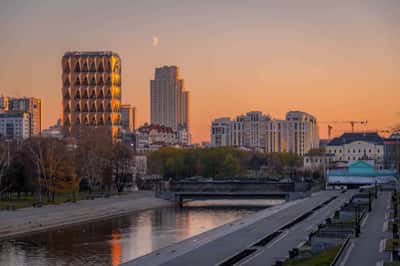 Екатеринбург - город на границе Европы и Азии
