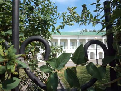 Здесь стояла крепость и шумел базар