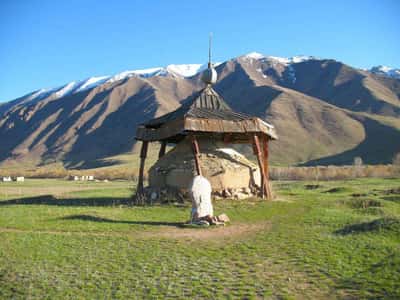 Затерянный мир и ущелья озера Ак-Кёль