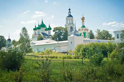 Левый берег Волги: Романов-Борисоглебск и Толгский монастырь