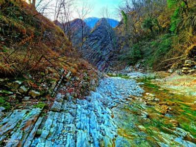 Ущелье «Волчьи Ворота», водопад Мессажай Высокий и заводь Бирюзовая