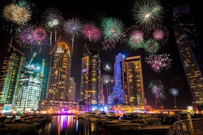 Новый год на яхте в Дубае - фейерверки и барбекю под звёздами