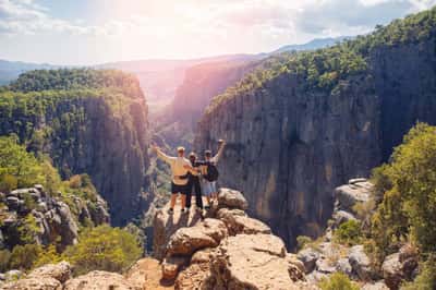Тазы каньон, Античный Сельге и Адам Каялар из Сиде