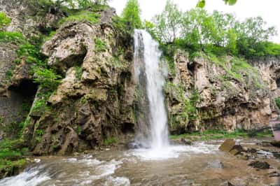 Медовые водопады и гора Кольцо