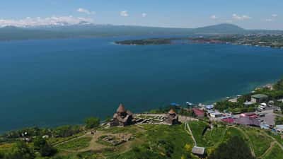 Озеро Севан, монастырь Севанаванк, хачкары Норатуса, монастырь Айраванк