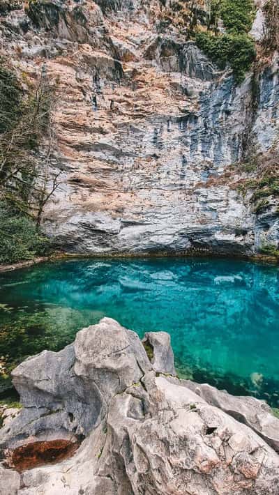 Пляжная Абхазия: озеро Рица и самый красивый пляж