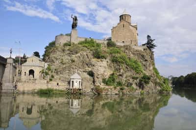 Старый Тбилиси с нового ракурса - пешком и на кораблике