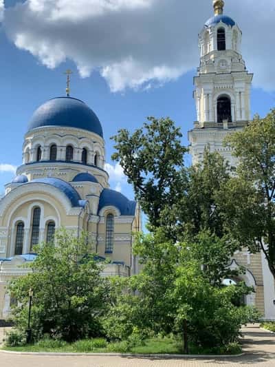 Спас на Угре: в гости к сёстрам, история Великого Стояния на Угре