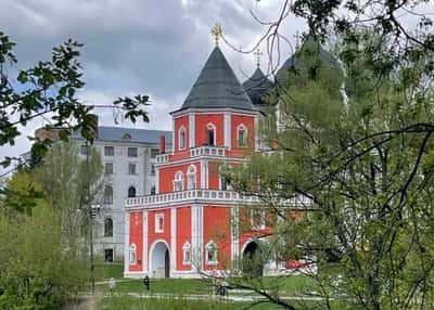 Измайловский остров - парадная резиденция русских царей или рабочий городок имени Баумана