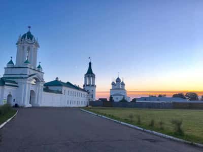 Сквозь века Ростова: от земляных валов до озера Неро