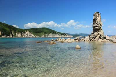 Лазурный день на белоснежном пляже: катер, сапы и обед у костра