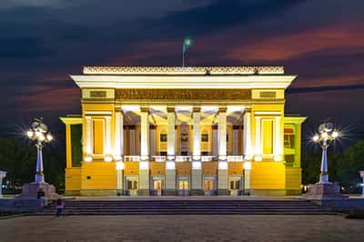 Экскурсия по Астане: исследуйте ночной город