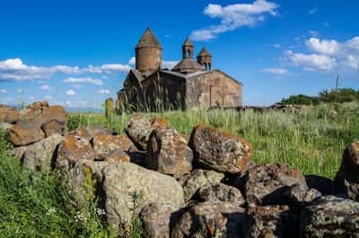 Гюмри - монастырь Сагмосавсанк - Аллея армянского алфавита