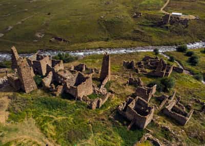 К снежным вершинам и древним башням Осетии + пикник