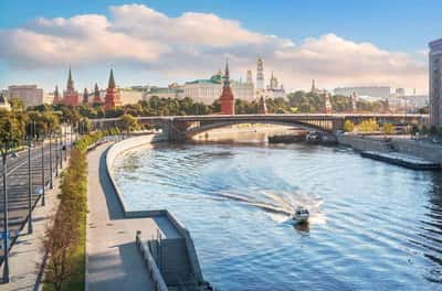 Круиз на теплоходах Августина и Алексия по Москве-реке