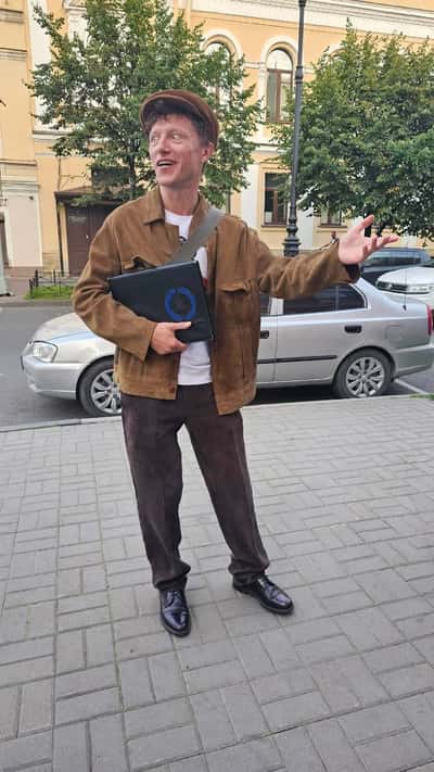 Экскурсия-моноспектакль «Хармс идет по улице Маяковского»