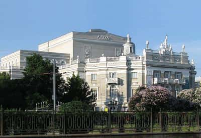 На автомобиле по ТОП-местам Екатеринбурга, Свердловска и Ёбурга