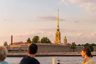 Атмосферный Петербург: закат и живая музыка в Финском заливе