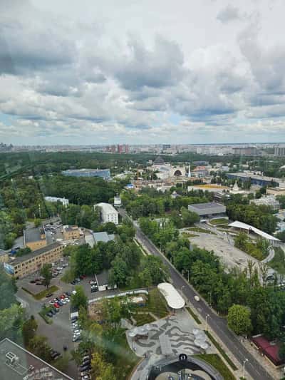 «Солнце Москвы»: экскурсия по ВДНХ + панорамный полёт над ВДНХ и столицей