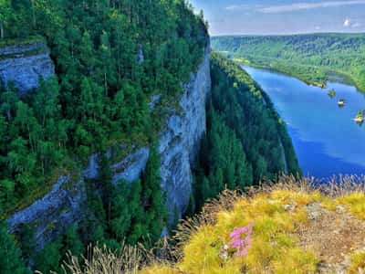 Камень Ветлан на реке Вишере