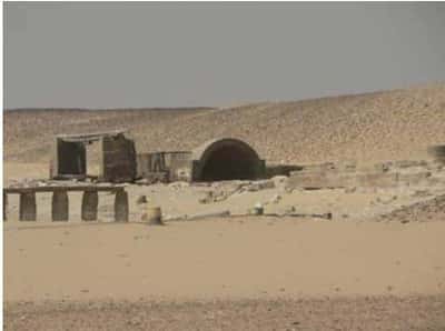 Из Каира в Тальаламарну, Эхитатон