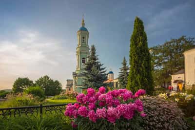К великим оптинским старцам