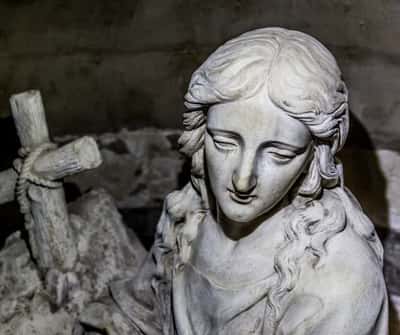 К мощам святой Марии Магдалины