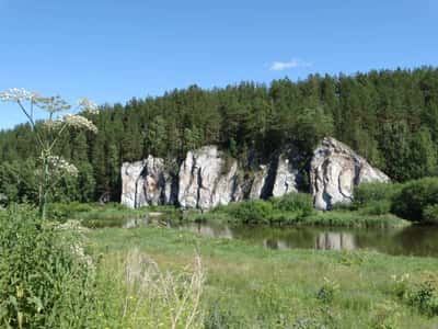 Белые скалы и главная река Среднего Урала