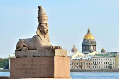 Квест-экскурсия «Обратная сторона Васильевского острова»