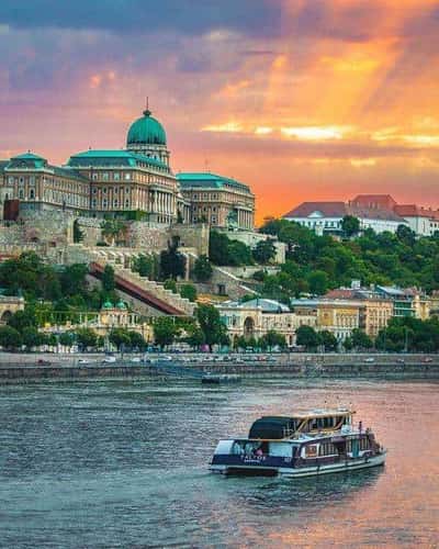 Weekend Cuisine and Folklore on Danube: Ужин с фольклорной программой