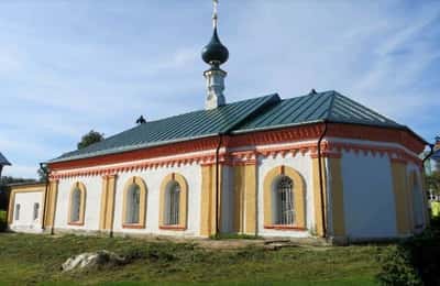 В иконописную мастерскую с настоятелем храма