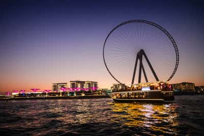 Экскурсия по ночному Дубаю с ужином на арабской лодке на закате