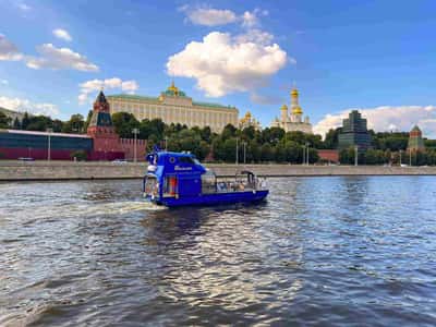 Речной трамвайчик Radisson от причала «Нескучный сад»
