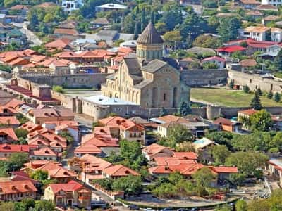 Две столицы в одном туре: контрастный Тбилиси и древний Мцхета