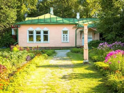 Поленово и Мелихово. Души любимый уголок