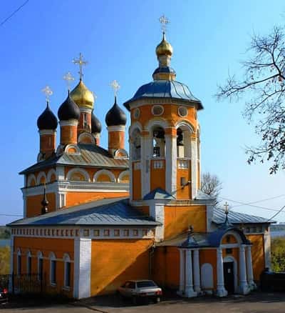 Муром - родина богатыря Ильи Муромца, вечная любовь Петра и Февронии