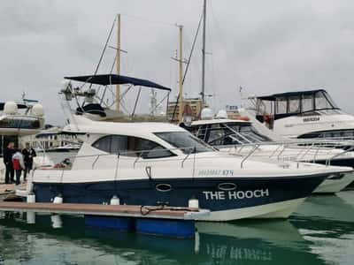 Морская прогулка на моторной яхте «Круче чем в порту»