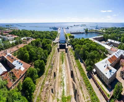Кронштадт - город цветущих яблонь
