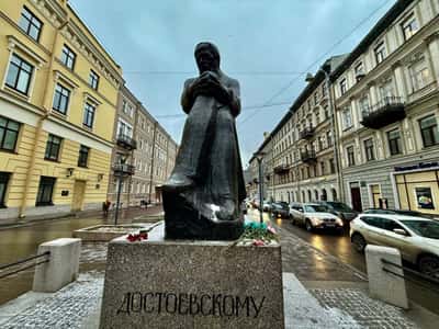 В лабиринтах души: Петербург Достоевского